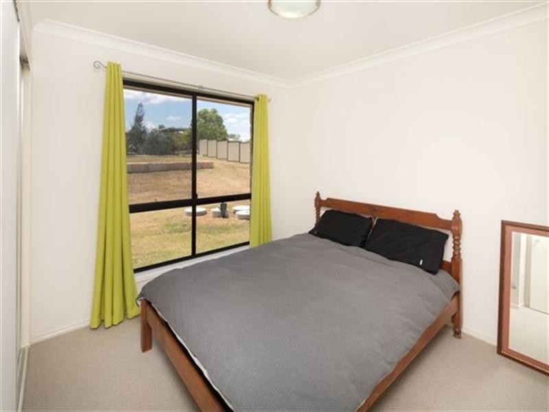 6 Mocatta Street, Goombungee QLD 4354