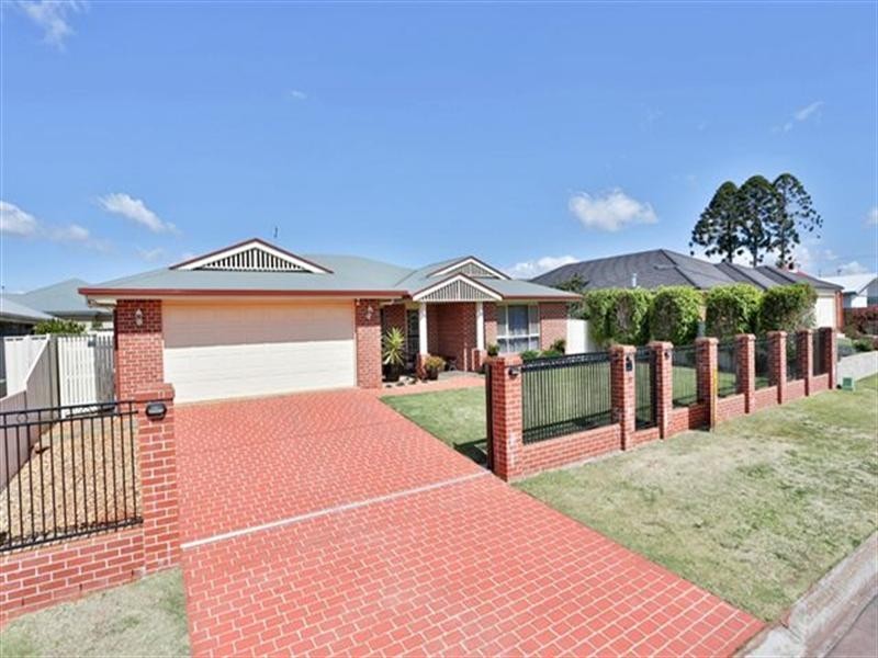 10 Bridget Court, Middle Ridge QLD 4350