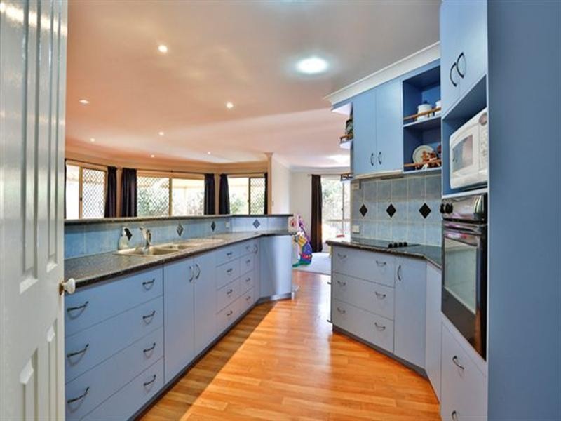 10 Bridget Court, Middle Ridge QLD 4350