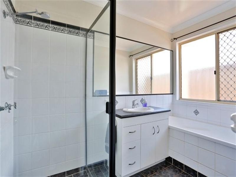 10 Bridget Court, Middle Ridge QLD 4350