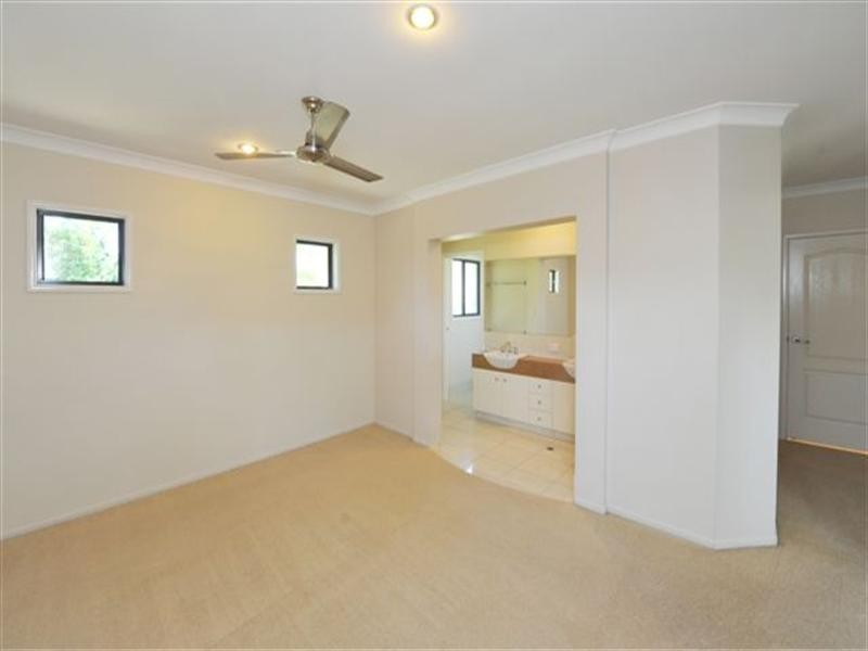 10 Hanna Court, Westbrook QLD 4350