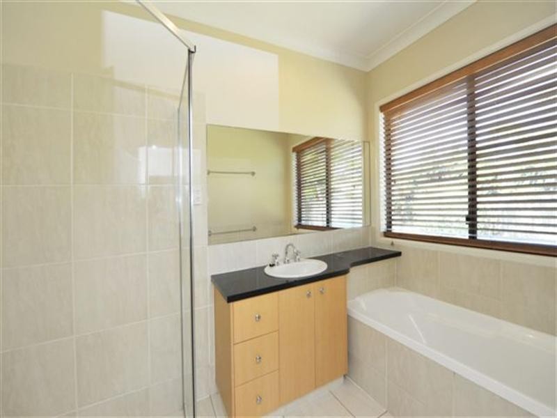 10 Hanna Court, Westbrook QLD 4350