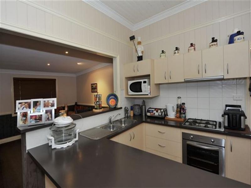 212 Bridge Street, Newtown QLD 4350