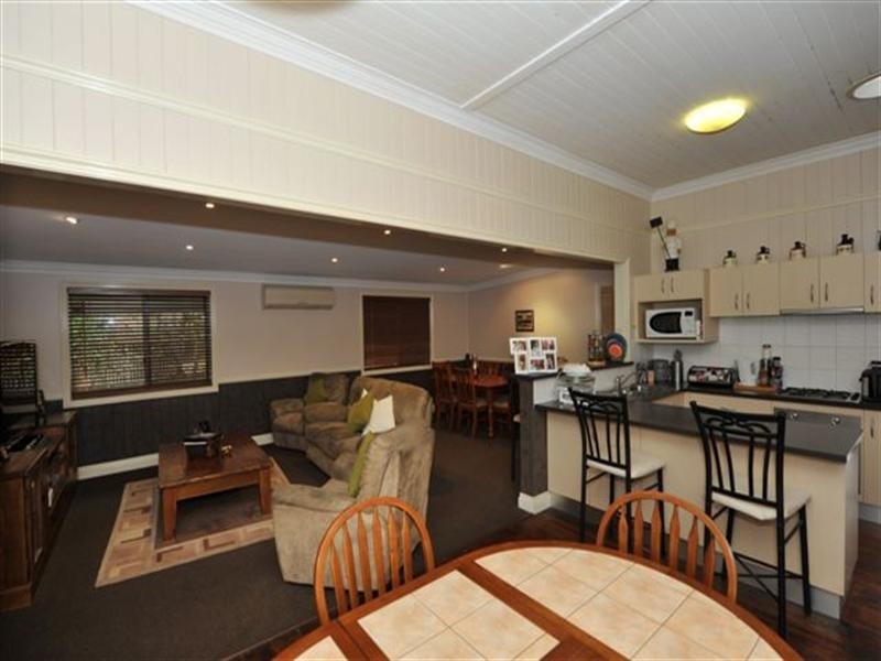 212 Bridge Street, Newtown QLD 4350