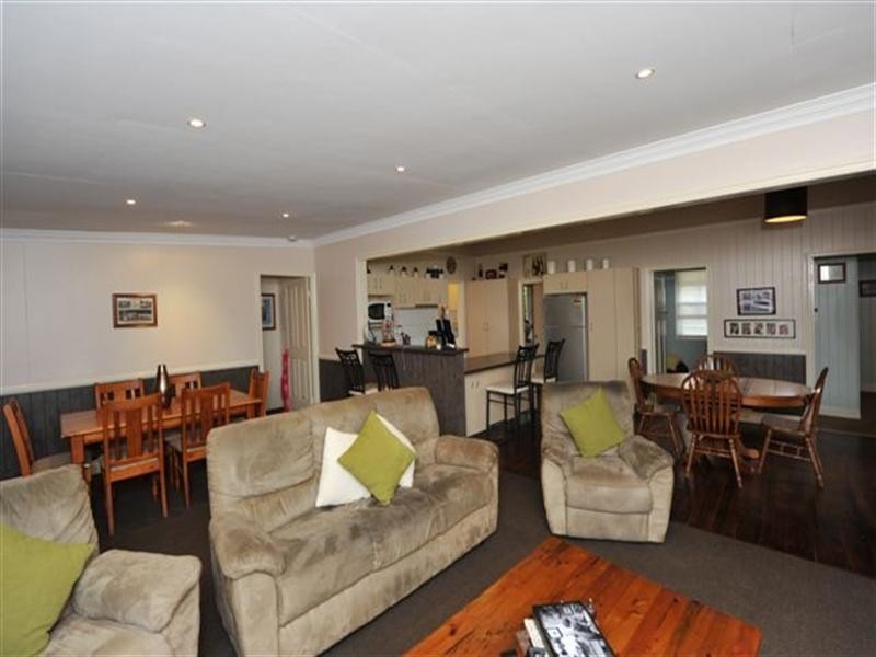 212 Bridge Street, Newtown QLD 4350