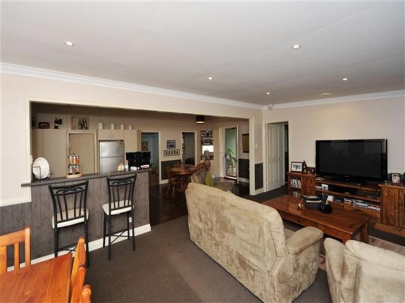 212 Bridge Street, Newtown QLD 4350