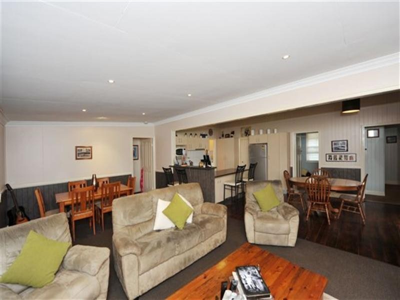 212 Bridge Street, Newtown QLD 4350