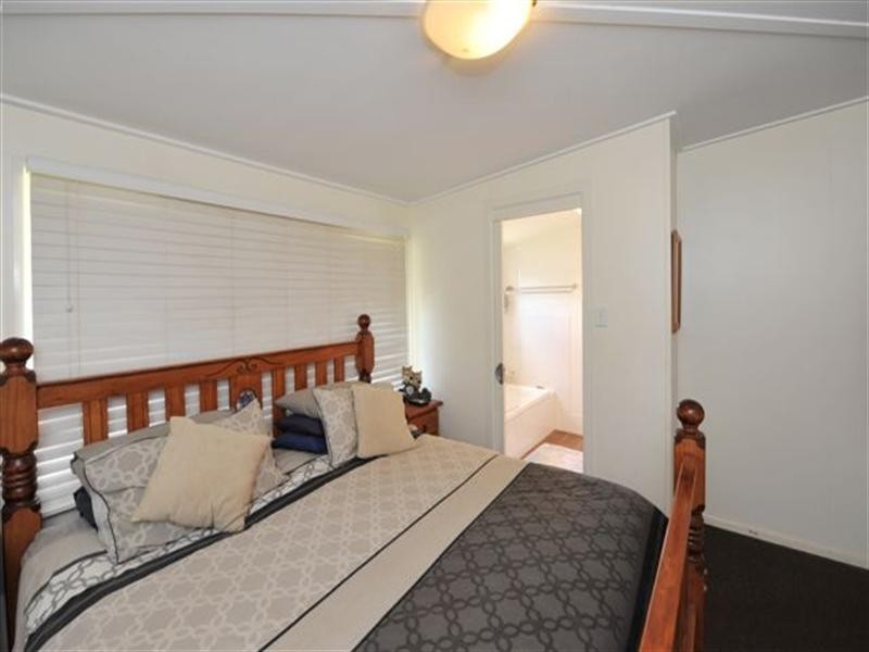 212 Bridge Street, Newtown QLD 4350