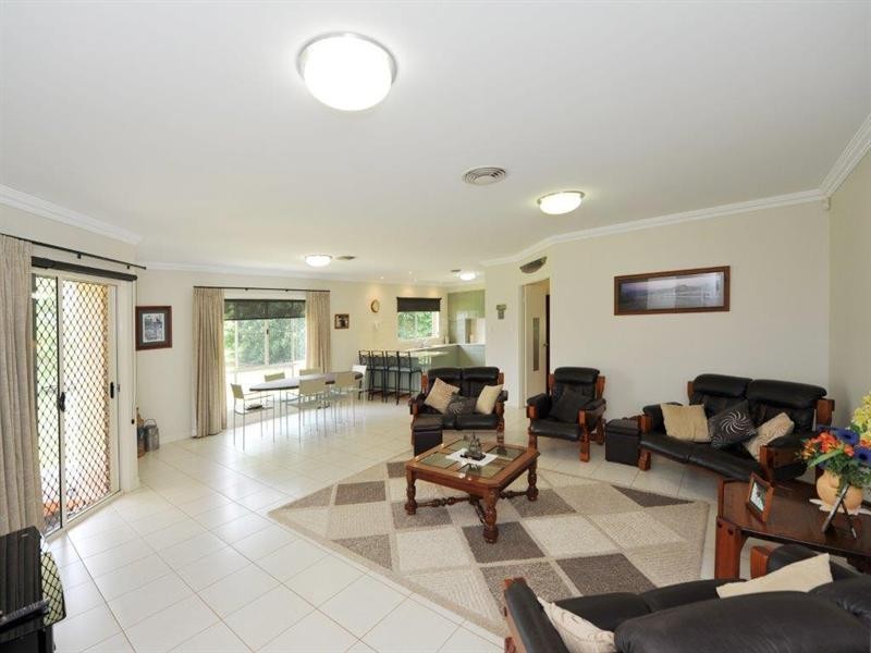 54 Palmer Drive, Highfields QLD 4352