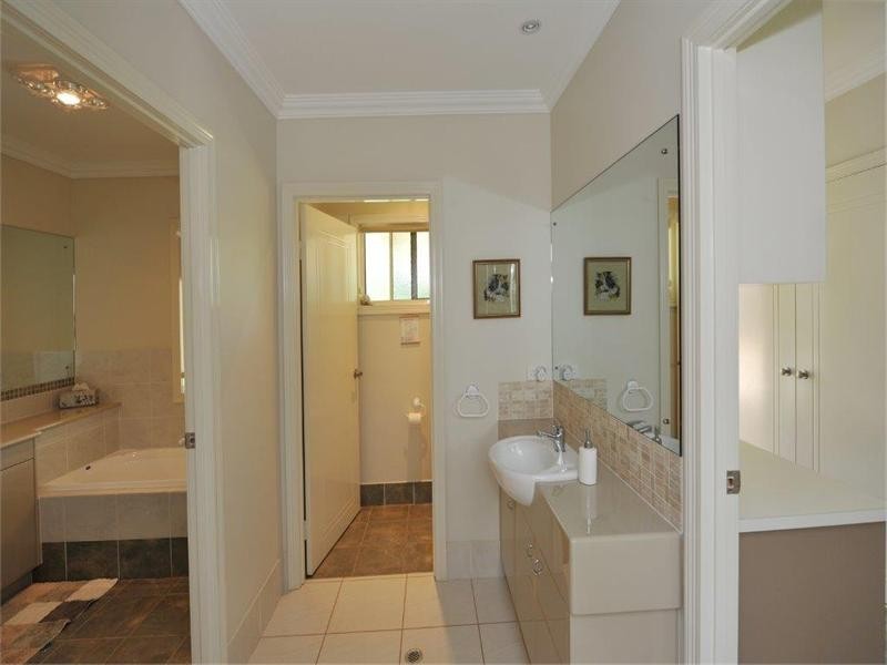 54 Palmer Drive, Highfields QLD 4352