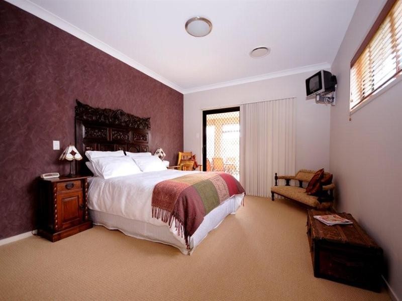 93 Spring Street, Middle Ridge QLD 4350