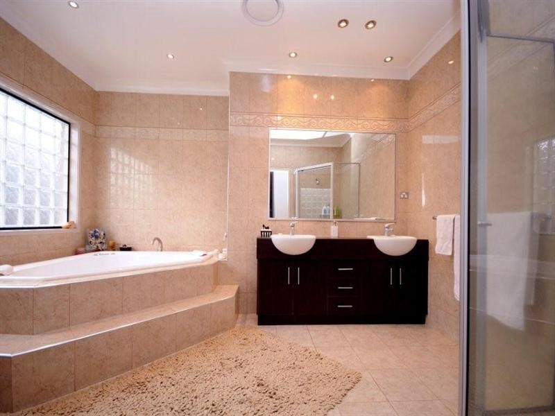 93 Spring Street, Middle Ridge QLD 4350