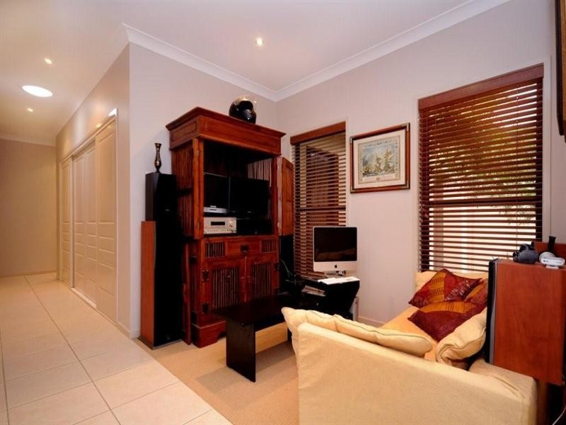 93 Spring Street, Middle Ridge QLD 4350