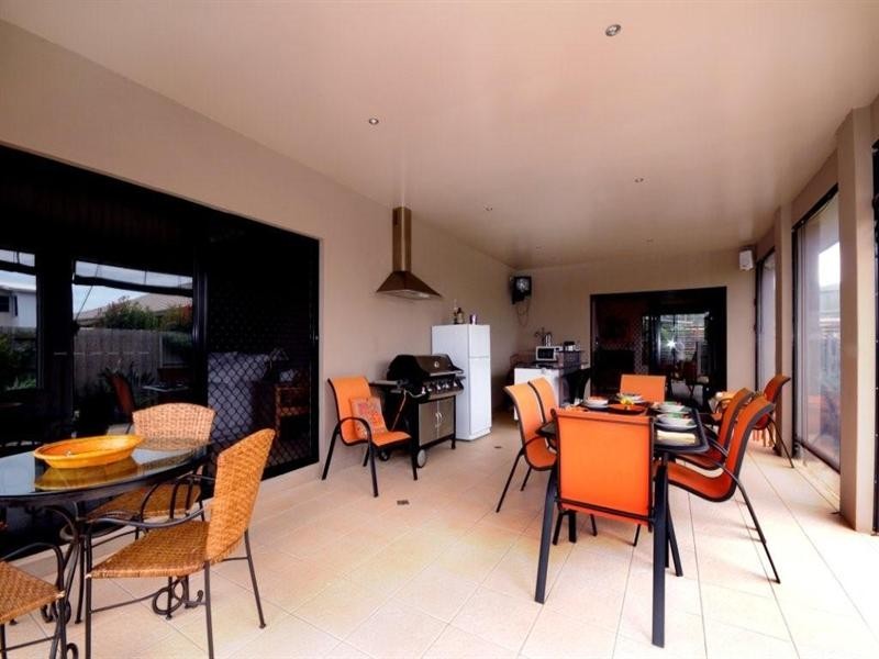 93 Spring Street, Middle Ridge QLD 4350