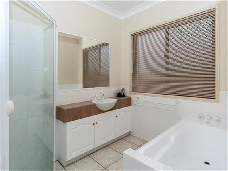 11 Jacob Court, Westbrook QLD 4350