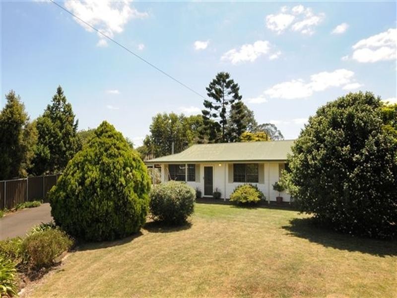 26 Nugent Crescent, Wilsonton QLD 4350