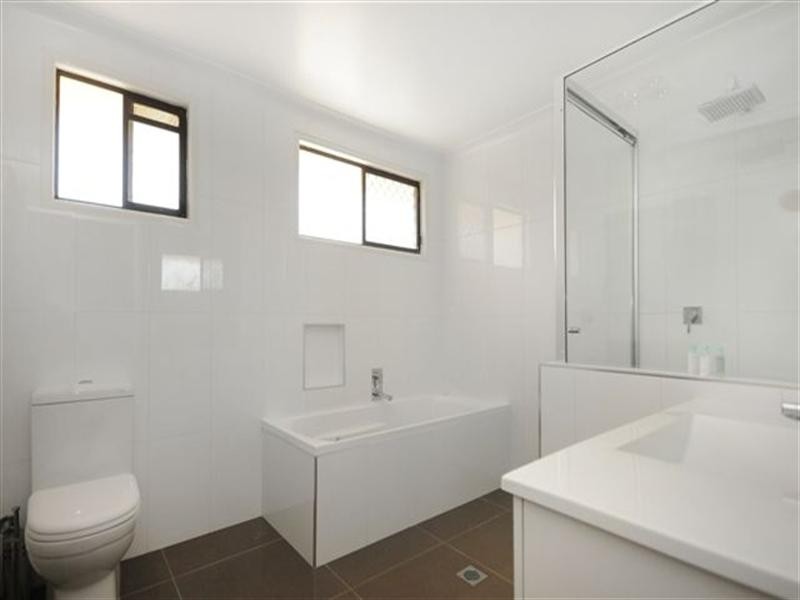 26 Nugent Crescent, Wilsonton QLD 4350