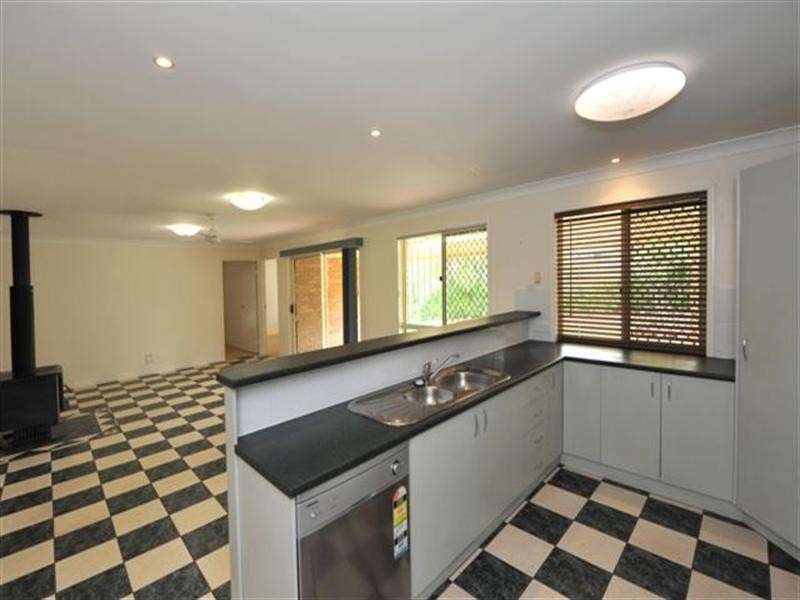 10 Denaid Street, Highfields QLD 4352