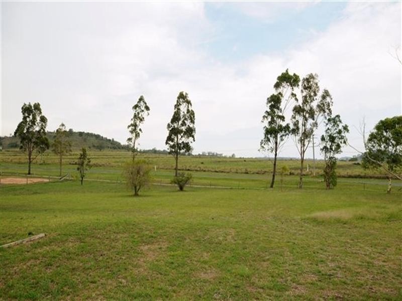 42 Goombungee-Meringandan Road, Meringandan West QLD 4352
