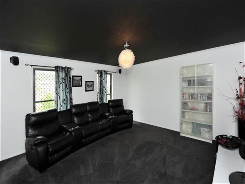 10 Grundy Street, Westbrook QLD 4350