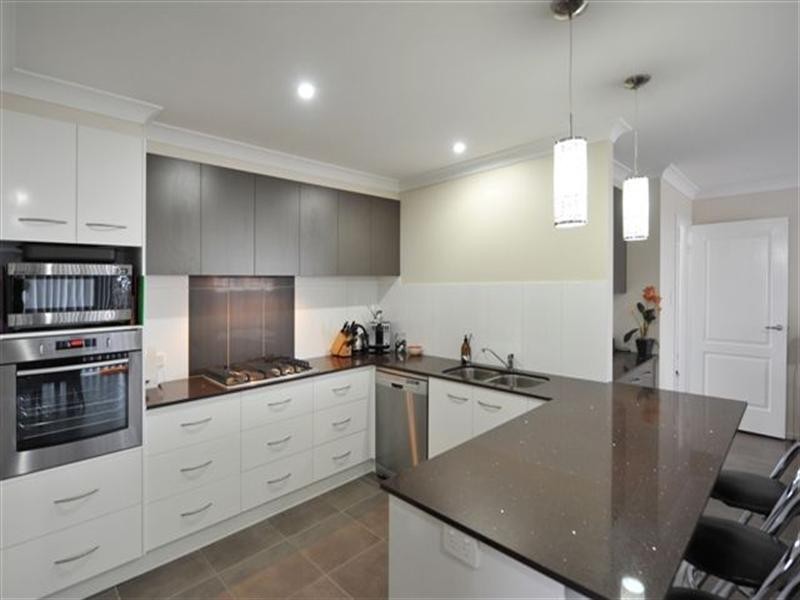 17 Schneider Court, Middle Ridge QLD 4350