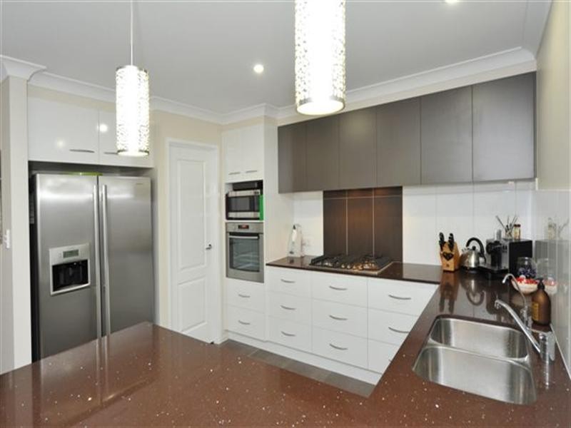 17 Schneider Court, Middle Ridge QLD 4350