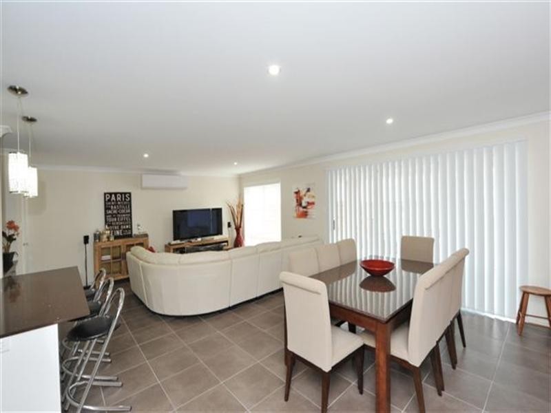 17 Schneider Court, Middle Ridge QLD 4350
