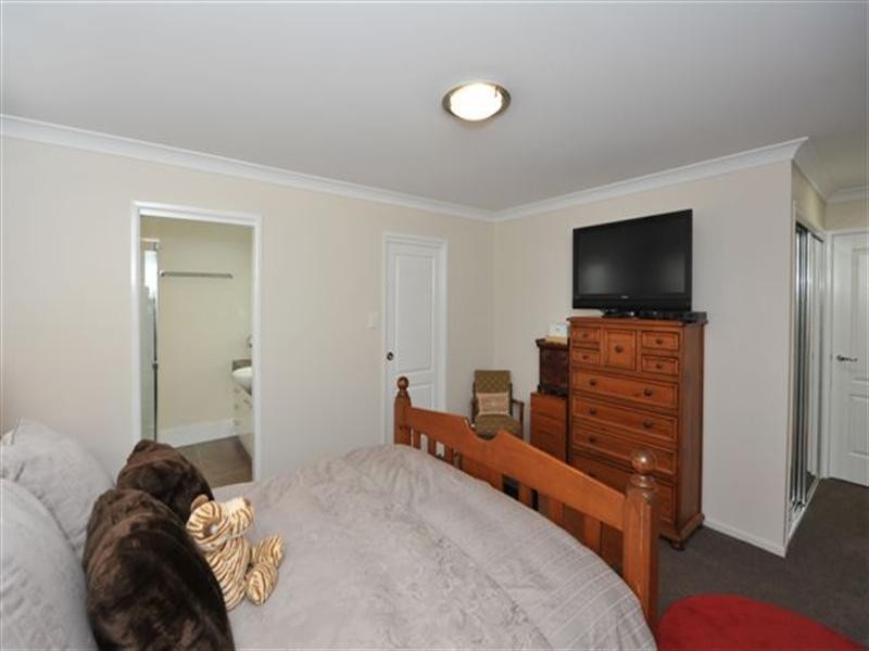 17 Schneider Court, Middle Ridge QLD 4350