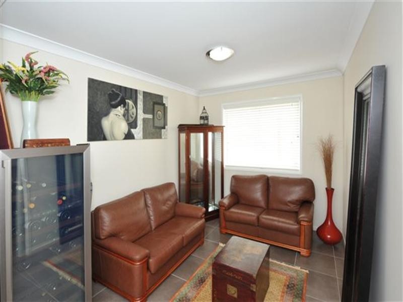 17 Schneider Court, Middle Ridge QLD 4350