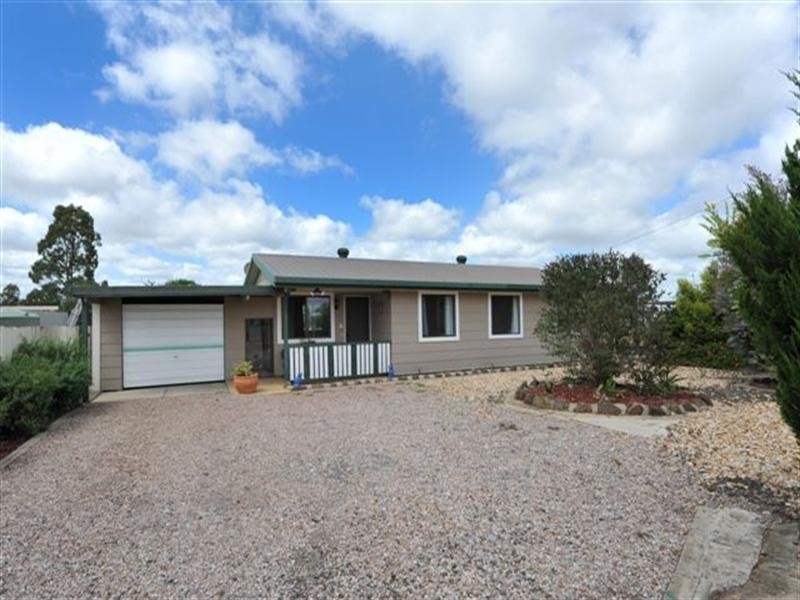 15 Creek Street, Cambooya QLD 4358