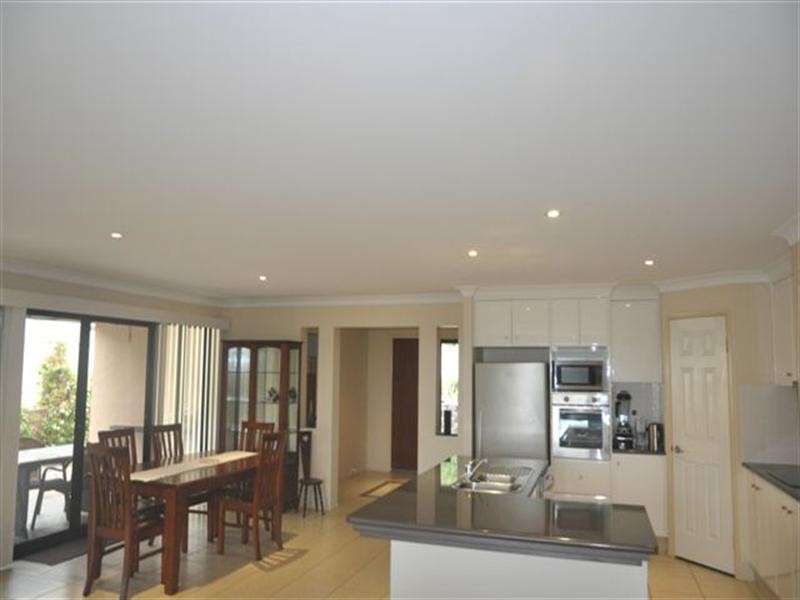 9 Samuel Court, Darling Heights QLD 4350