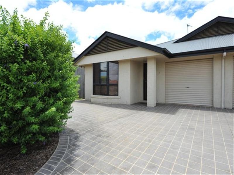 1/9 Kauri Street, Kearneys Spring QLD 4350