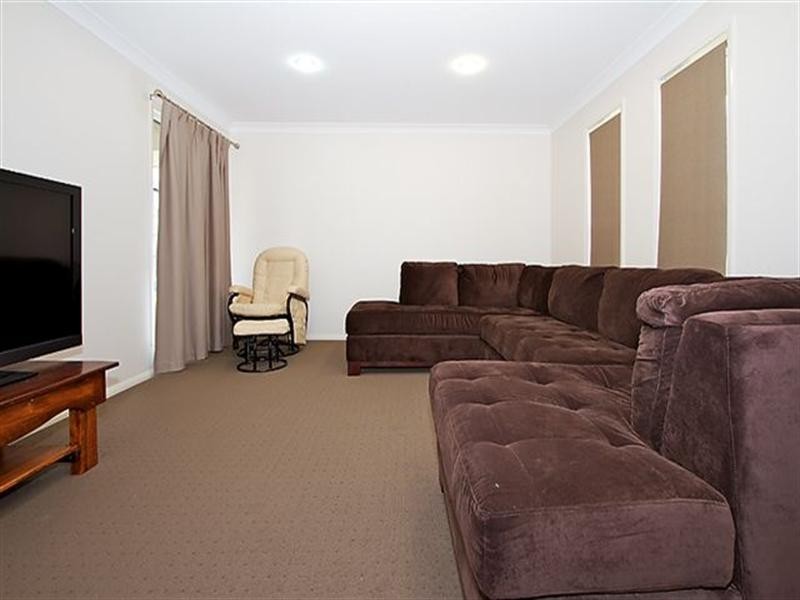 34 Sommariva Street, Westbrook QLD 4350