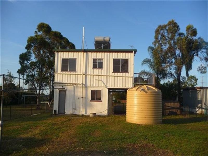 10 Peters Street, Goombungee QLD 4354