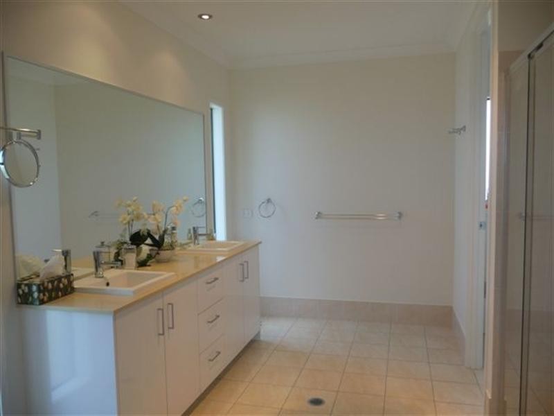 137 Main Street, Westbrook QLD 4350