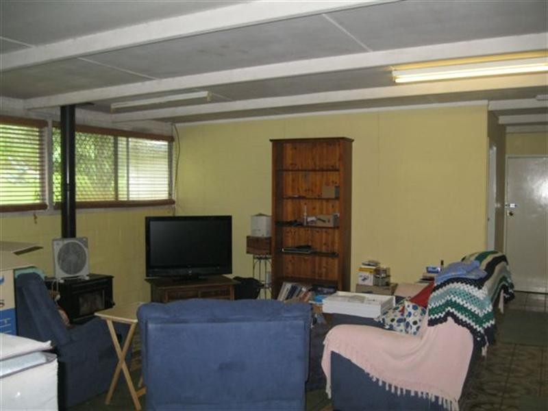 1a Curzon Street, Mount Lofty QLD 4350