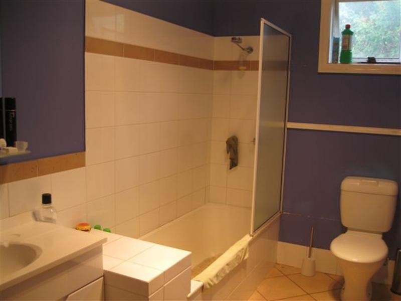 1a Curzon Street, Mount Lofty QLD 4350