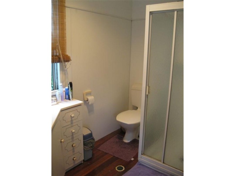 1a Curzon Street, Mount Lofty QLD 4350