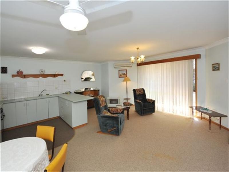 Unit 2/11c Gatfield Street, Newtown QLD 4350