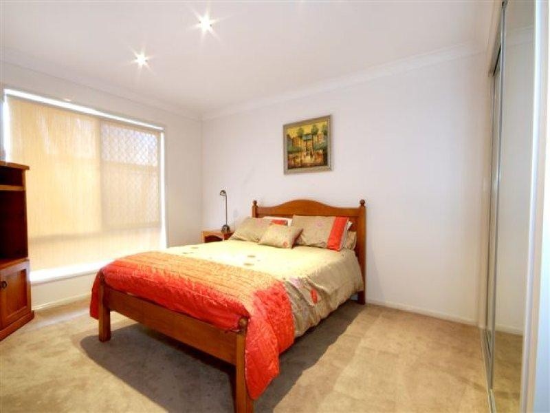4 Hinchcliffe Drive, Kearneys Spring QLD 4350