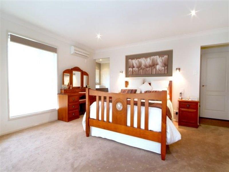 4 Hinchcliffe Drive, Kearneys Spring QLD 4350