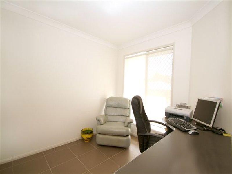4 Hinchcliffe Drive, Kearneys Spring QLD 4350