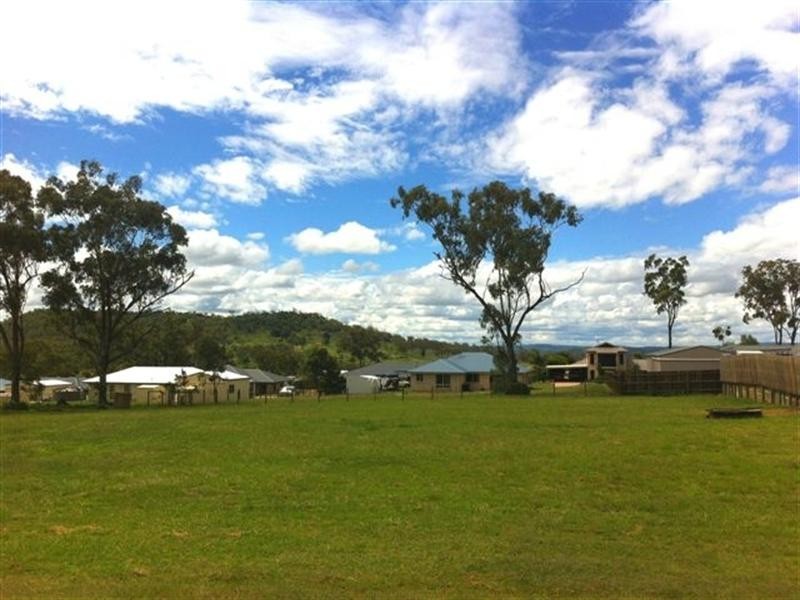 96 Peters Road, Meringandan West QLD 4352