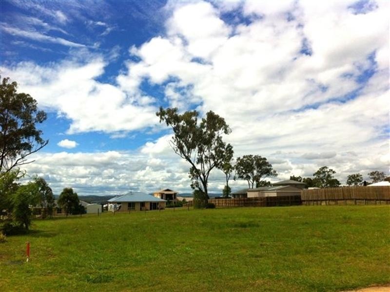 96 Peters Road, Meringandan West QLD 4352