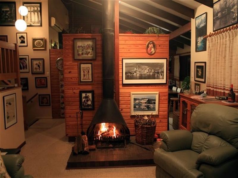 17 Barrymount Crescent, Mount Lofty QLD 4350