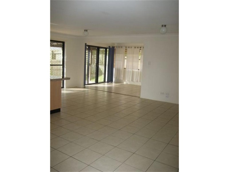 10 McShane Drive, Mount Kynoch QLD 4350