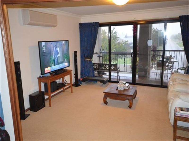 36 Fadden Crescent, Middle Ridge QLD 4350