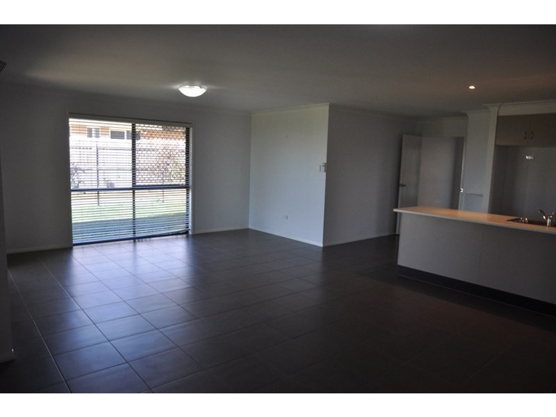 10 Quail Court, Highfields QLD 4352