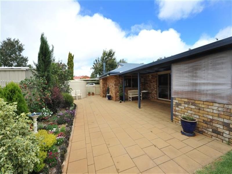 9 Jull Drive, Centenary Heights QLD 4350