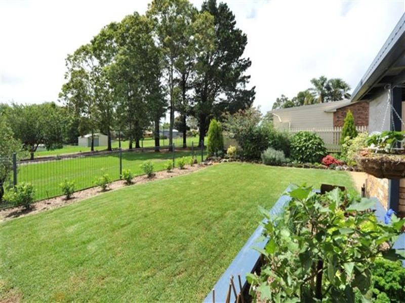 9 Jull Drive, Centenary Heights QLD 4350